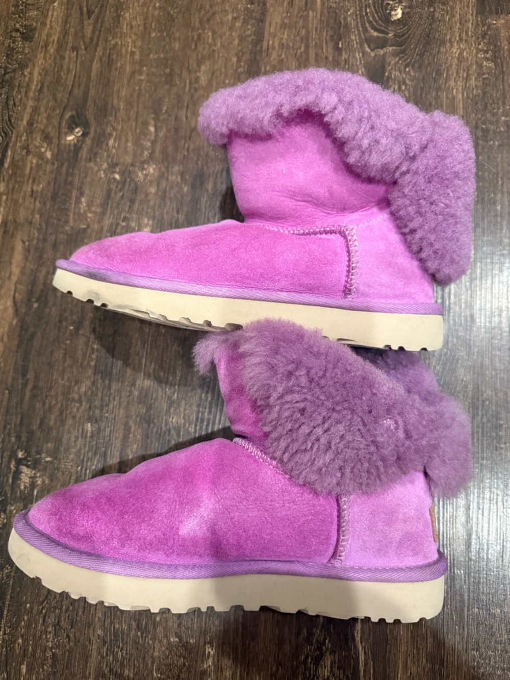 Plush purple Shearling-Lined Women's Ugg ankle boots, size 6. - Picture 3 of 8